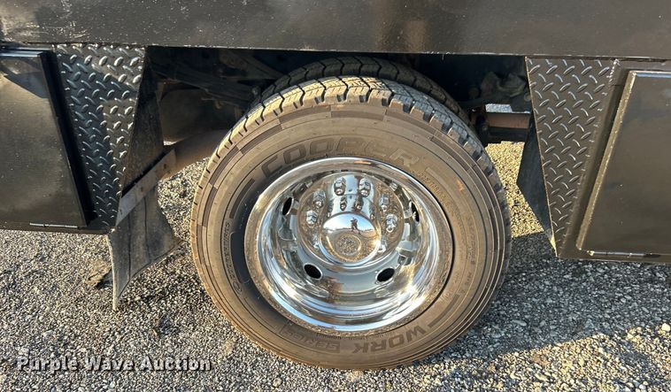 image for item EG0928 2019 Ford F550 Super Duty Crew Cab winch truck