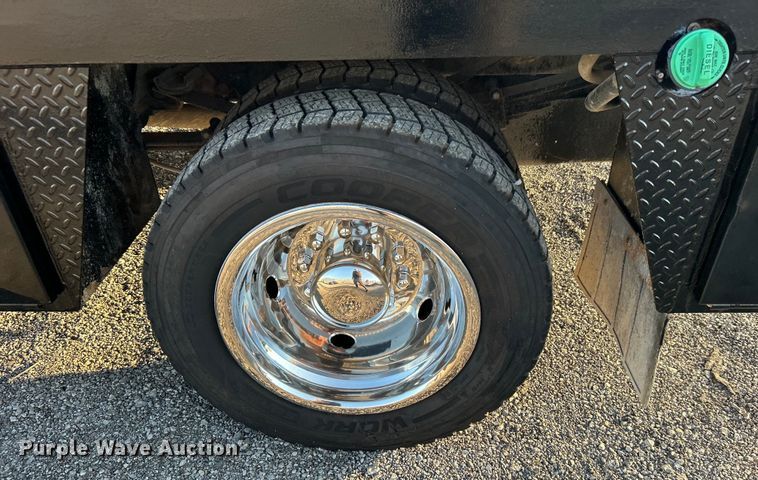 image for item EG0928 2019 Ford F550 Super Duty Crew Cab winch truck