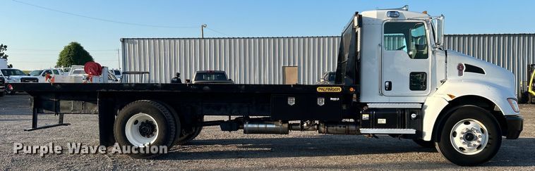 image for item EG0929 2013 Kenworth  T370 flatbed truck