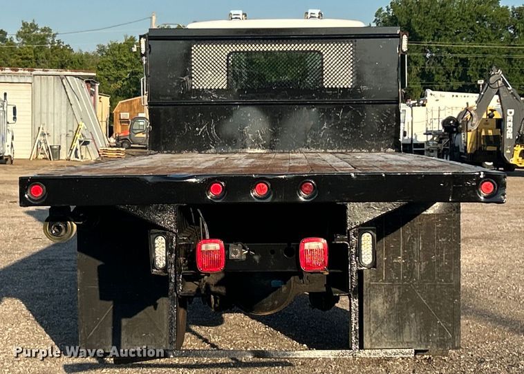 image for item EG0929 2013 Kenworth  T370 flatbed truck