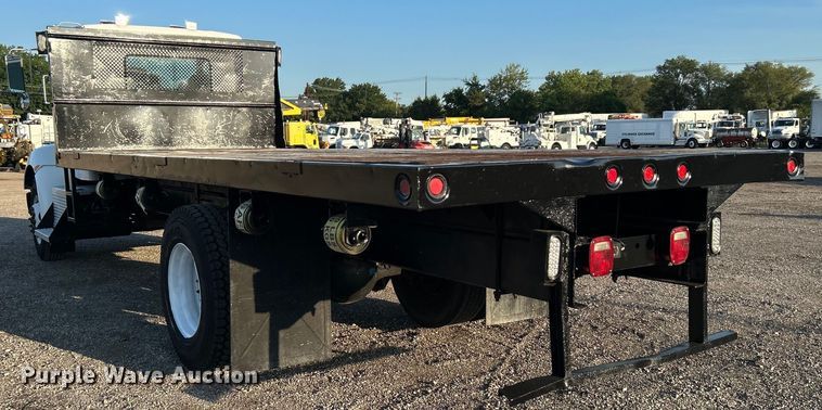 image for item EG0929 2013 Kenworth  T370 flatbed truck