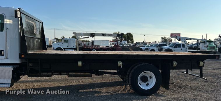 image for item EG0929 2013 Kenworth  T370 flatbed truck