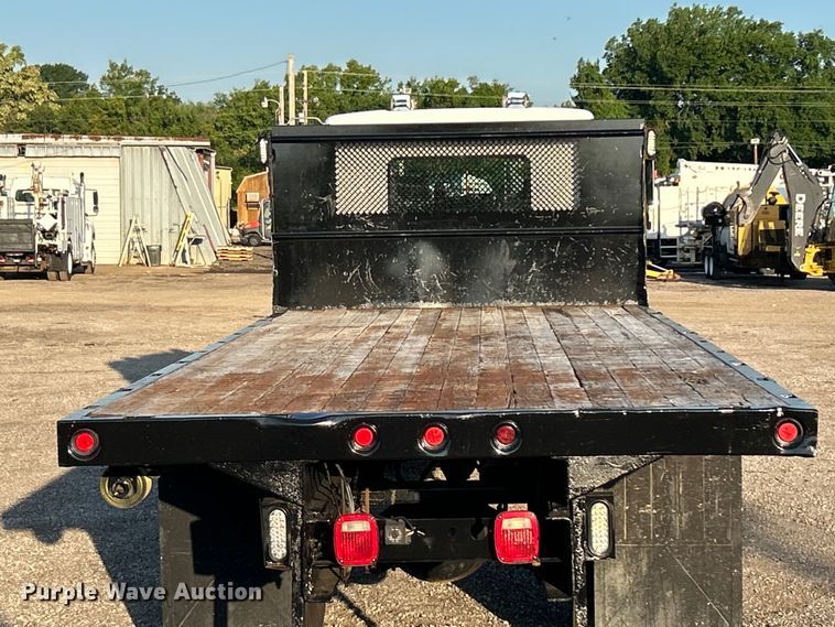 image for item EG0929 2013 Kenworth  T370 flatbed truck