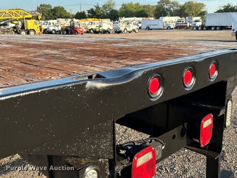 image for item EG0929 2013 Kenworth  T370 flatbed truck