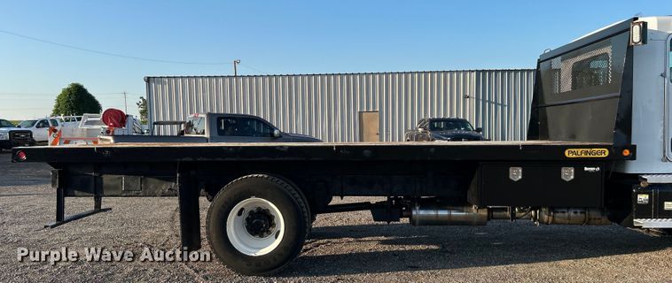 image for item EG0929 2013 Kenworth  T370 flatbed truck