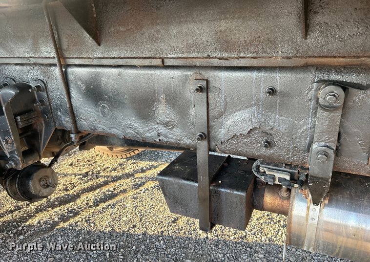 image for item EG0929 2013 Kenworth  T370 flatbed truck