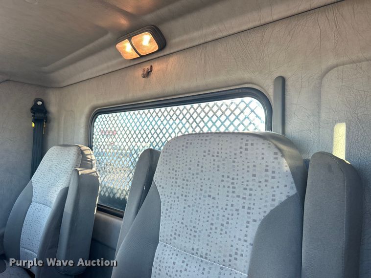 image for item EG0929 2013 Kenworth  T370 flatbed truck