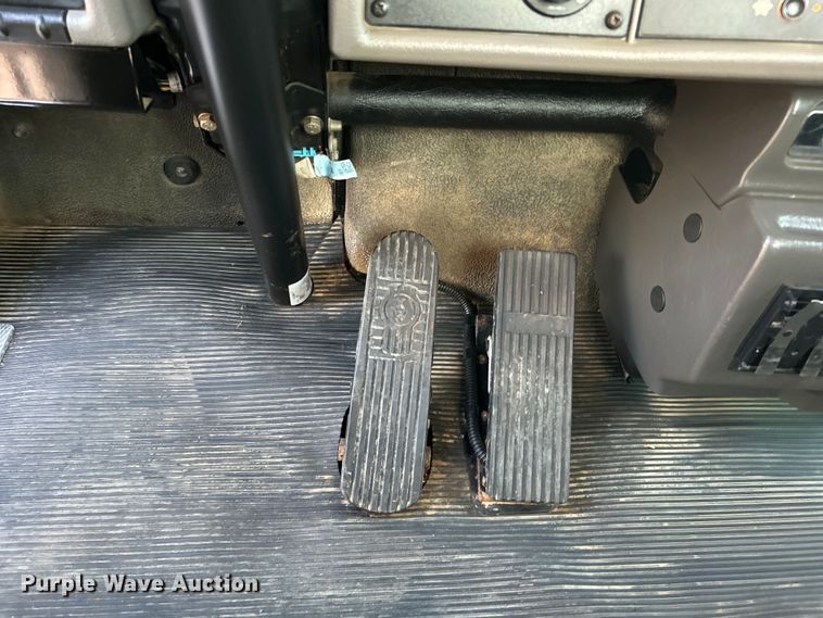 image for item EG0929 2013 Kenworth  T370 flatbed truck