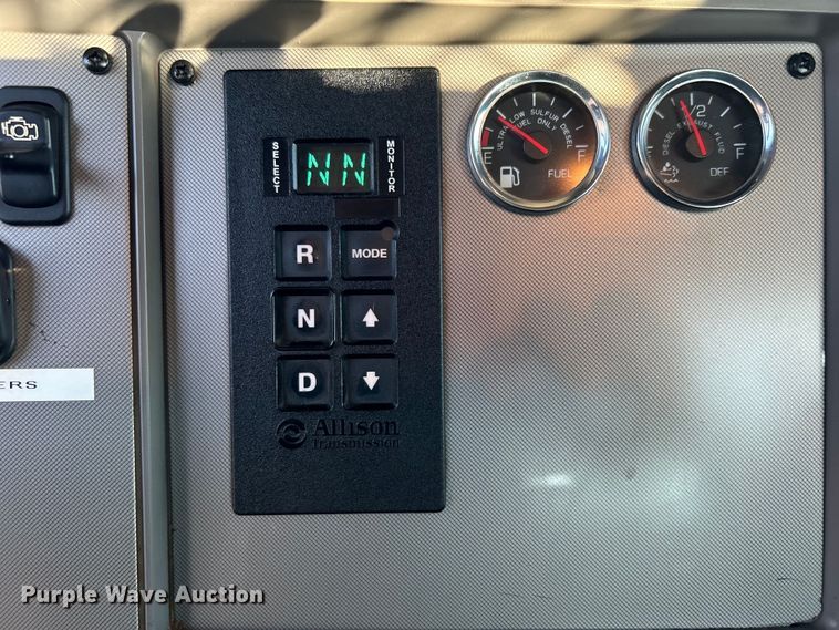 image for item EG0929 2013 Kenworth  T370 flatbed truck