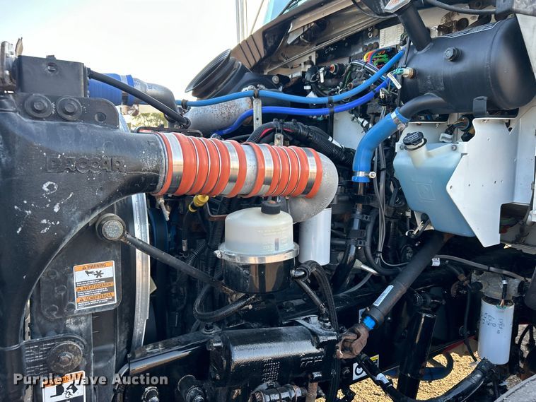 image for item EG0929 2013 Kenworth  T370 flatbed truck