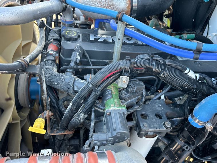 image for item EG0929 2013 Kenworth  T370 flatbed truck