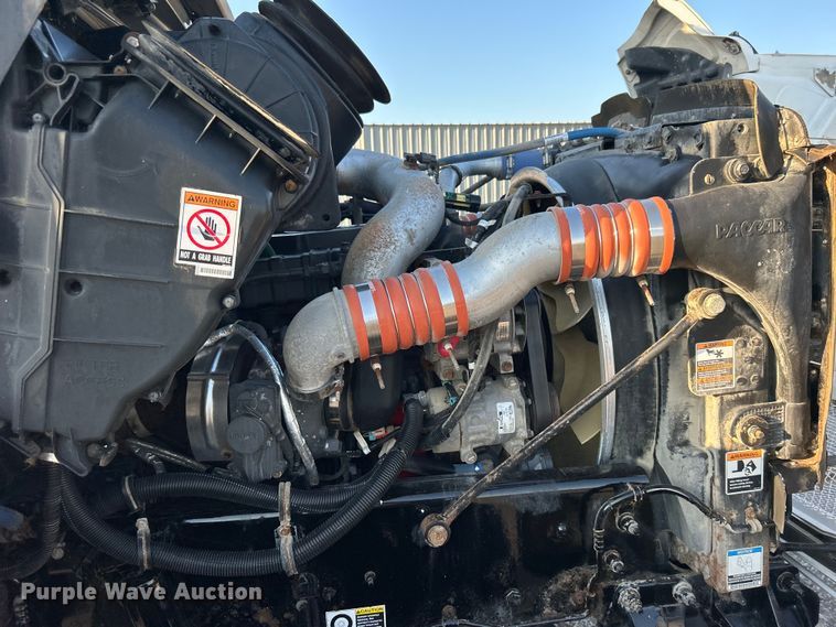 image for item EG0929 2013 Kenworth  T370 flatbed truck