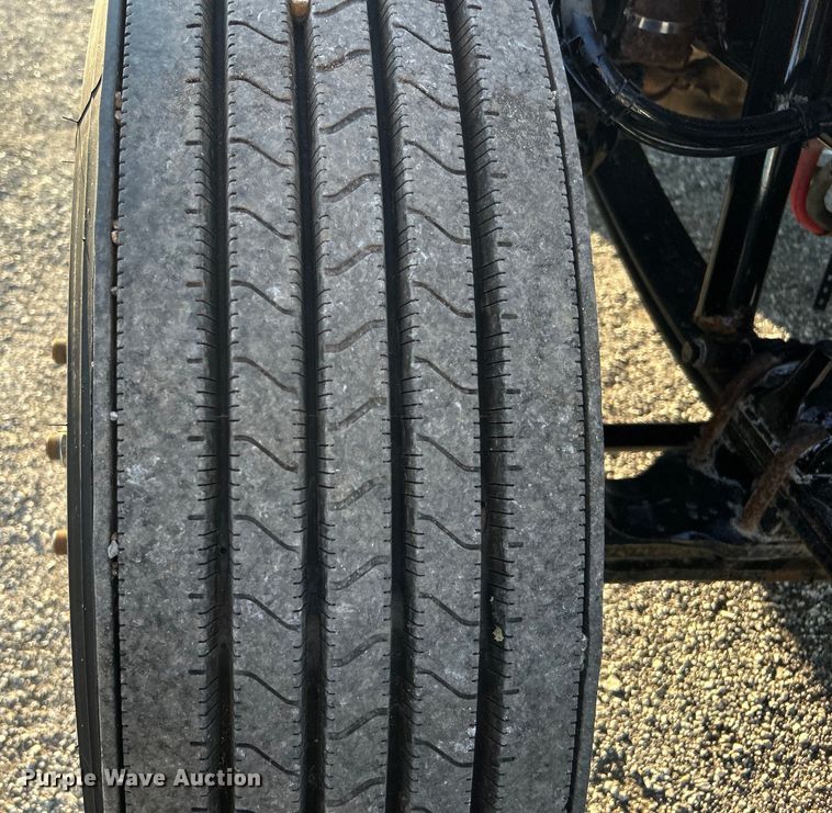 image for item EG0929 2013 Kenworth  T370 flatbed truck