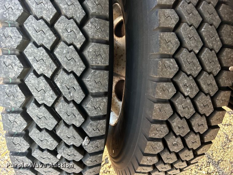 image for item EG0929 2013 Kenworth  T370 flatbed truck