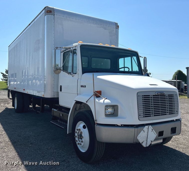 image for item EG0937 2002 Freightliner  FL70 box truck