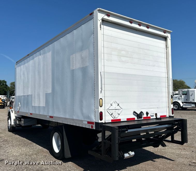 image for item EG0937 2002 Freightliner  FL70 box truck