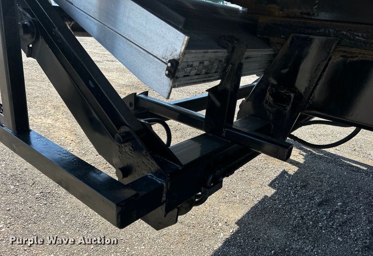 image for item EG0937 2002 Freightliner  FL70 box truck