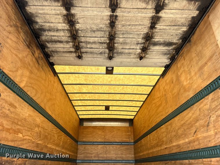 image for item EG0937 2002 Freightliner  FL70 box truck