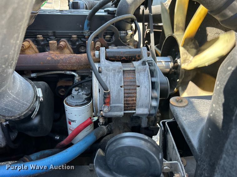 image for item EG0937 2002 Freightliner  FL70 box truck