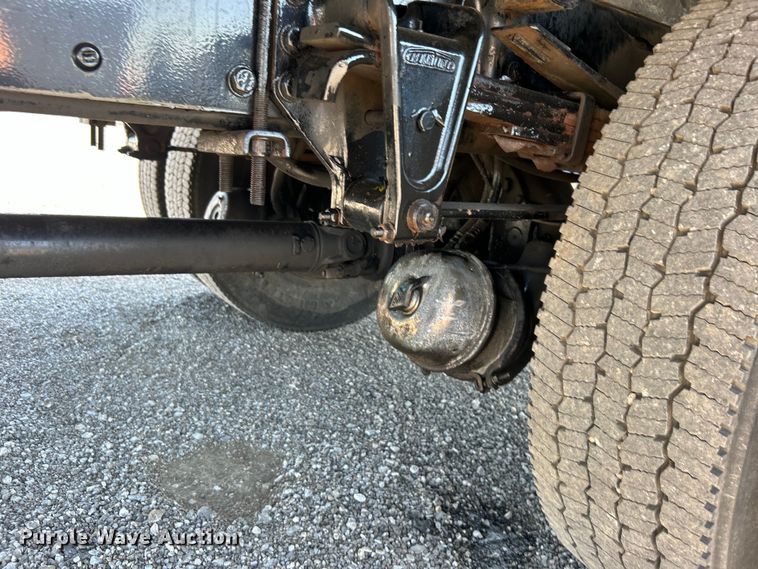 image for item EG0937 2002 Freightliner  FL70 box truck