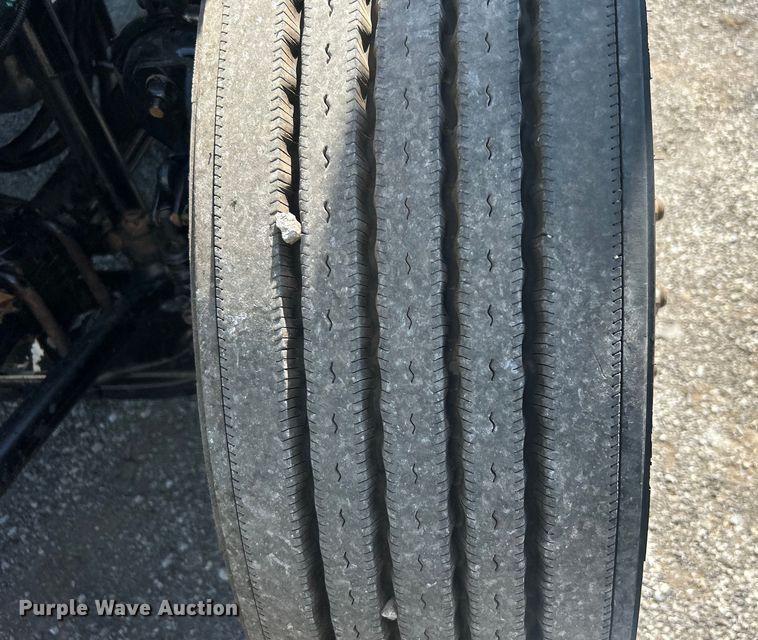 image for item EG0937 2002 Freightliner  FL70 box truck