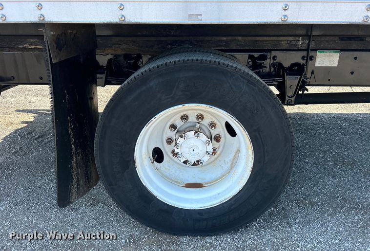 image for item EG0937 2002 Freightliner  FL70 box truck