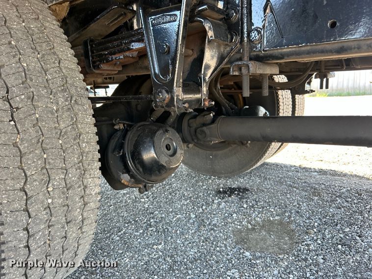 image for item EG0937 2002 Freightliner  FL70 box truck