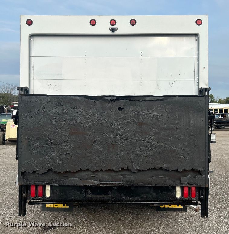 image for item EG0962 2013 Chevrolet  Express 3500 box truck