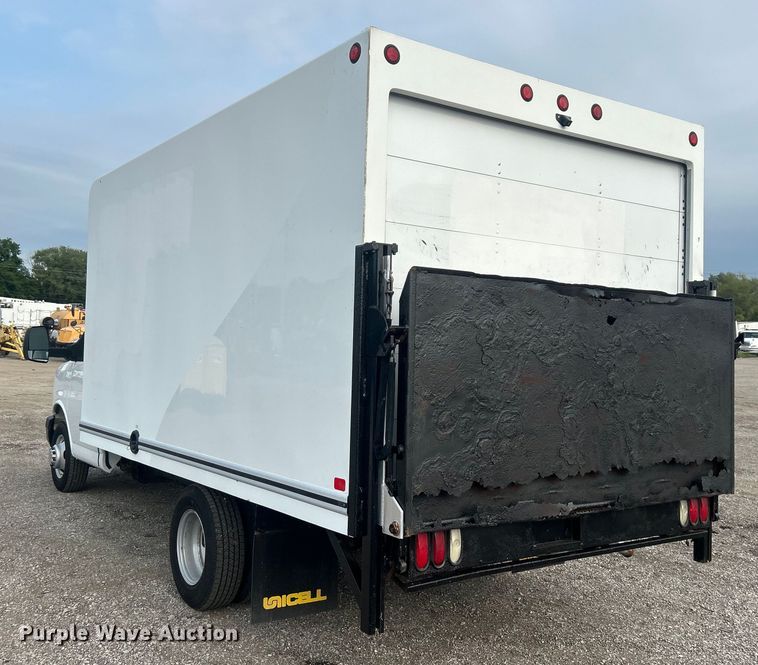 image for item EG0962 2013 Chevrolet  Express 3500 box truck