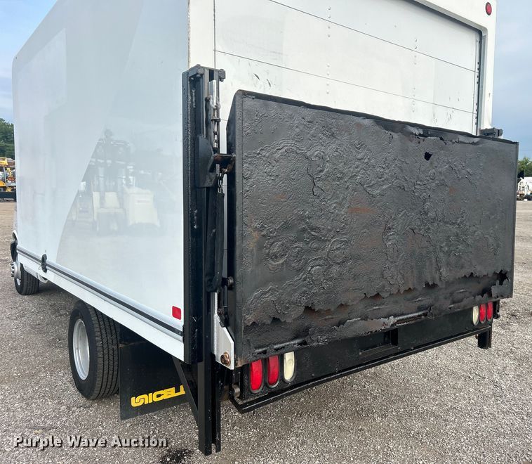 image for item EG0962 2013 Chevrolet  Express 3500 box truck