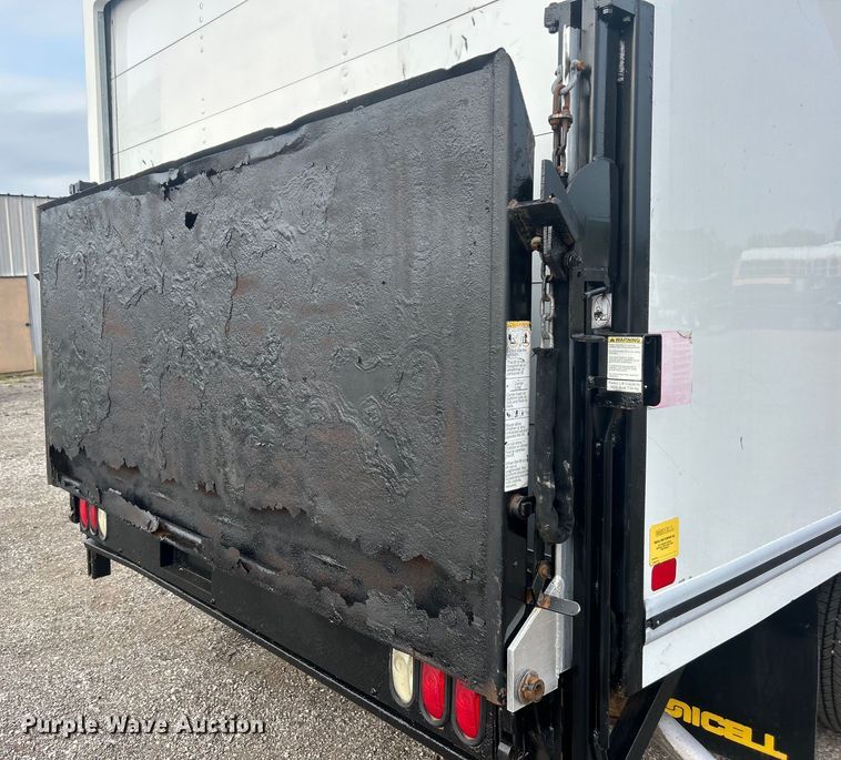 image for item EG0962 2013 Chevrolet  Express 3500 box truck