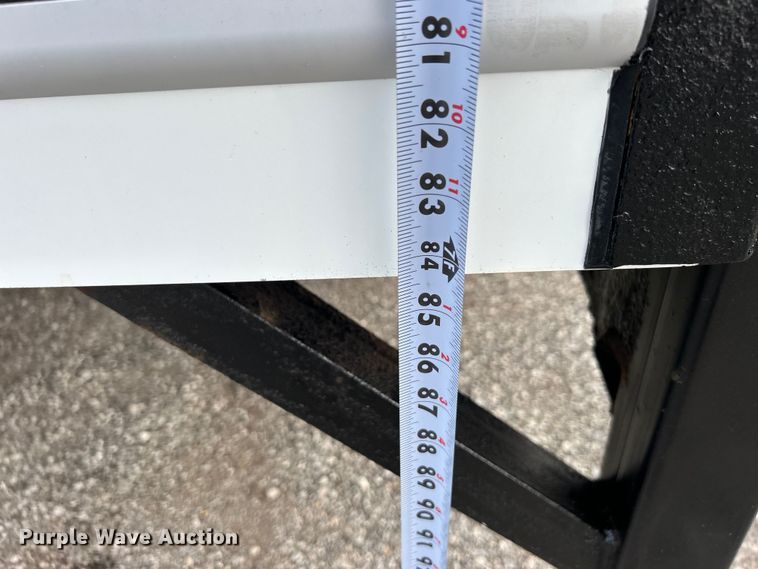 image for item EG0962 2013 Chevrolet  Express 3500 box truck