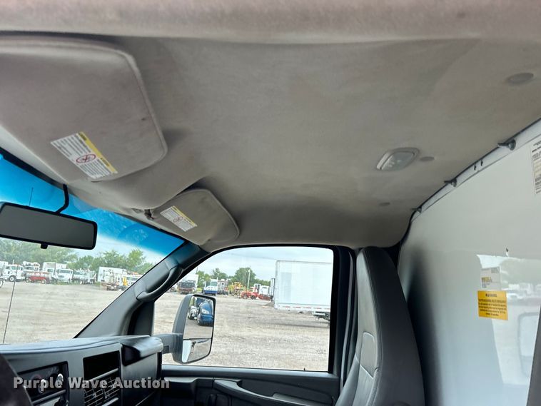 image for item EG0962 2013 Chevrolet  Express 3500 box truck