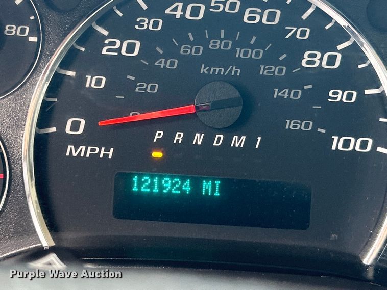 image for item EG0962 2013 Chevrolet  Express 3500 box truck