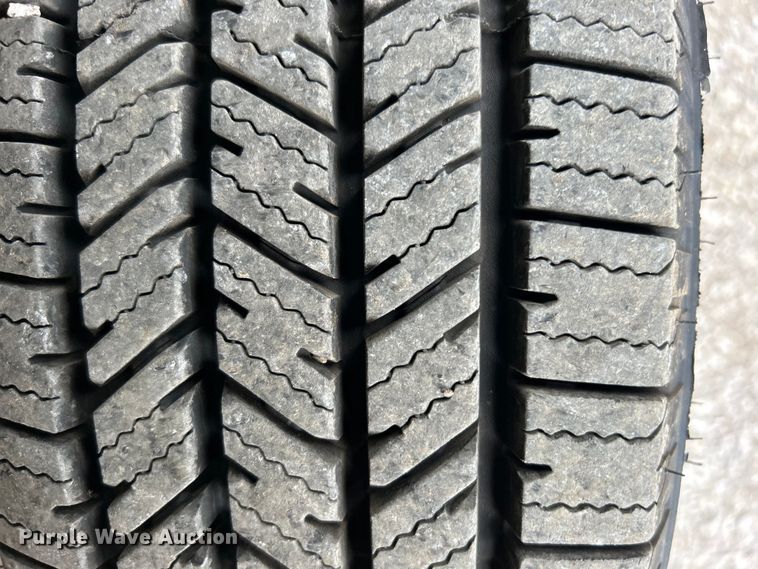 image for item EG0962 2013 Chevrolet  Express 3500 box truck