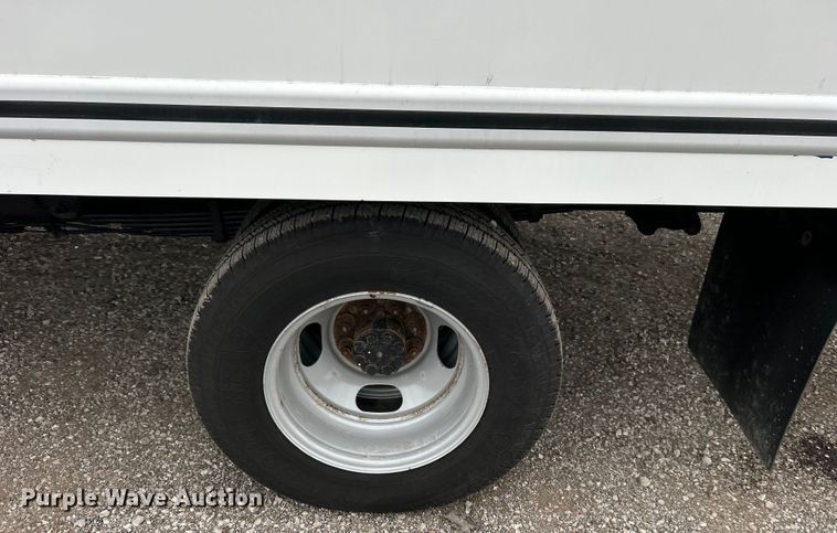 image for item EG0962 2013 Chevrolet  Express 3500 box truck