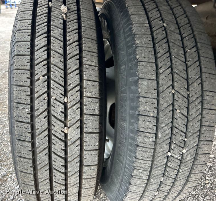 image for item EG0962 2013 Chevrolet  Express 3500 box truck