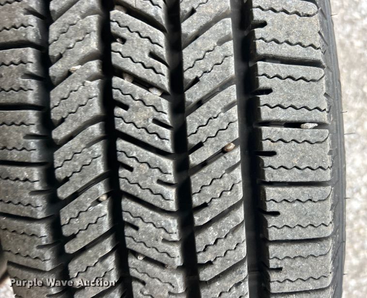 image for item EG0962 2013 Chevrolet  Express 3500 box truck