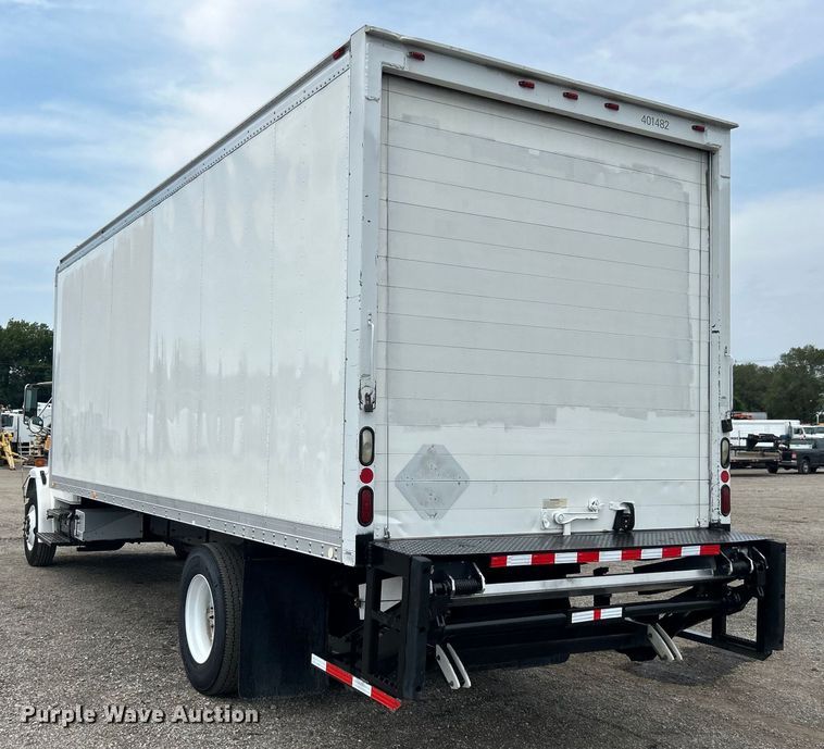 image for item EG0975 2002 Freightliner  FL70 box truck