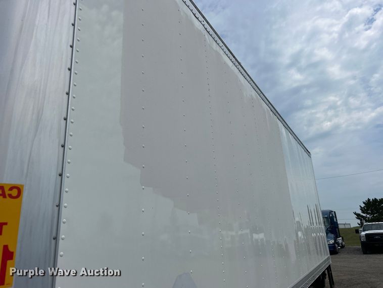 image for item EG0975 2002 Freightliner  FL70 box truck