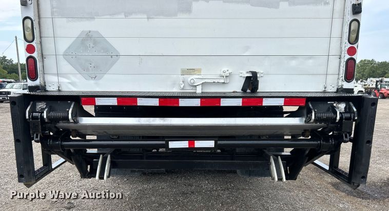 image for item EG0975 2002 Freightliner  FL70 box truck