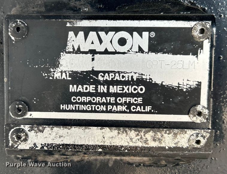 image for item EG0975 2002 Freightliner  FL70 box truck