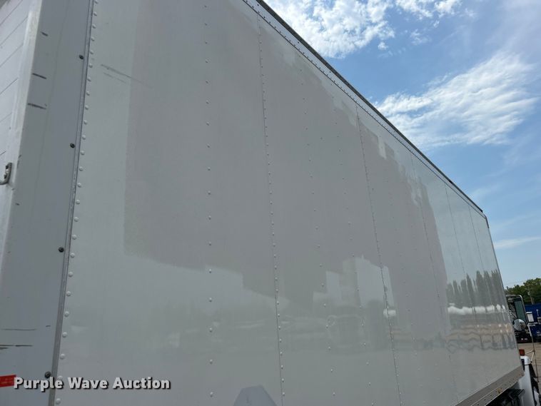 image for item EG0975 2002 Freightliner  FL70 box truck