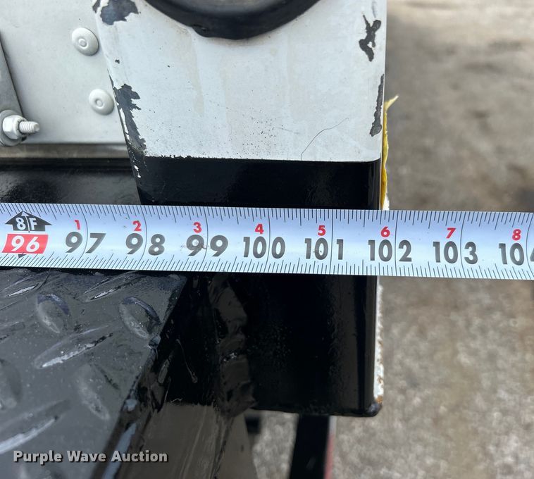 image for item EG0975 2002 Freightliner  FL70 box truck