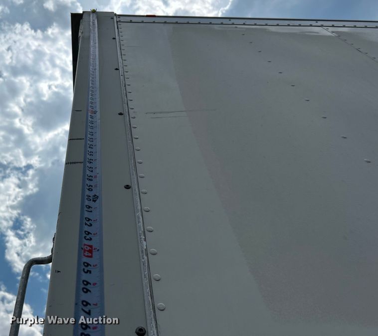 image for item EG0975 2002 Freightliner  FL70 box truck