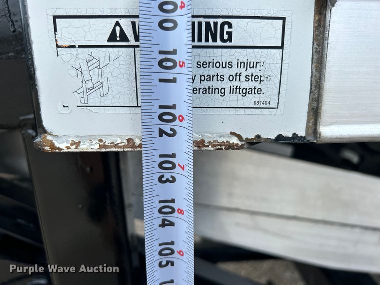 image for item EG0975 2002 Freightliner  FL70 box truck