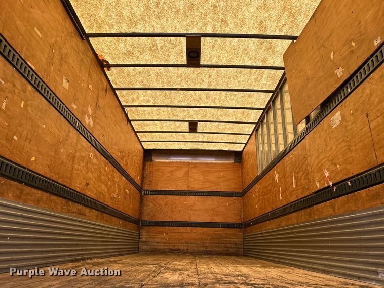 image for item EG0975 2002 Freightliner  FL70 box truck