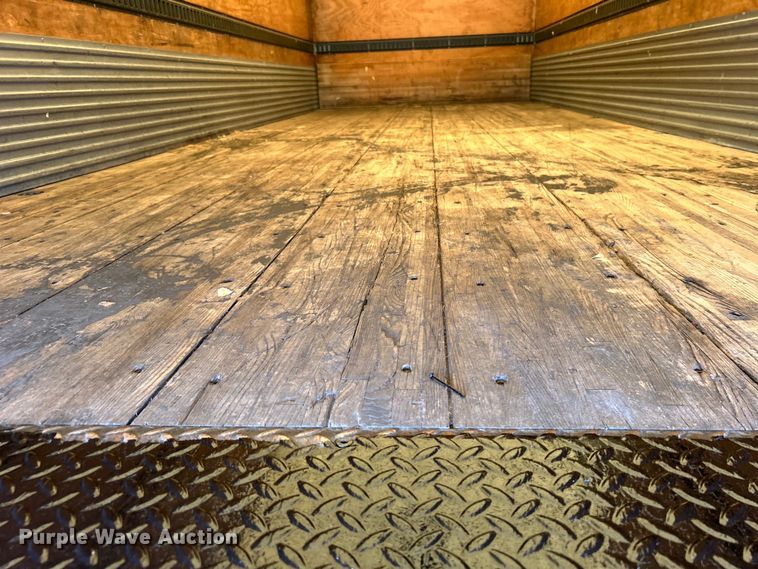 image for item EG0975 2002 Freightliner  FL70 box truck