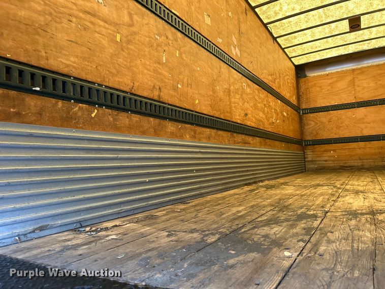 image for item EG0975 2002 Freightliner  FL70 box truck