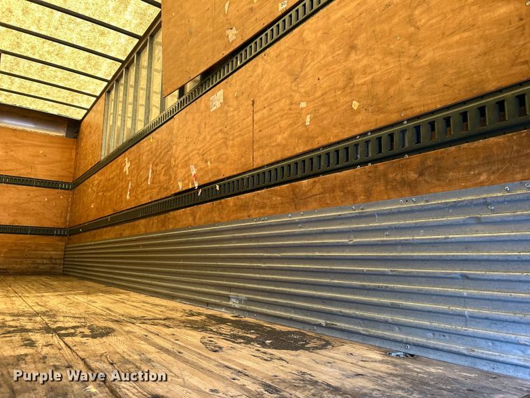 image for item EG0975 2002 Freightliner  FL70 box truck